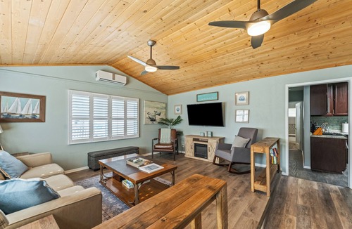 Silver Strand House | Beach Bungalow Steps to Sand