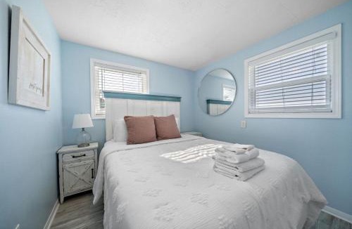 Jamaica Beach House | Beach Bungalow with Large Yard and Spectacular Ocean Views
