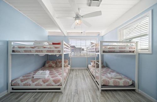 Jamaica Beach House | Beach Bungalow with Large Yard and Spectacular Ocean Views