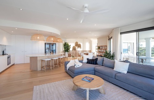 Castaways Beach House | Beach Cabana At Crusoe