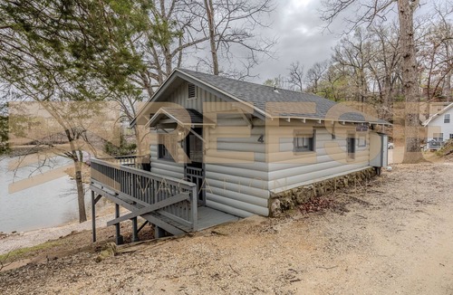 Lake Ozark House | Beach Cabin #4, Private/Shared Beach - Cabin #4