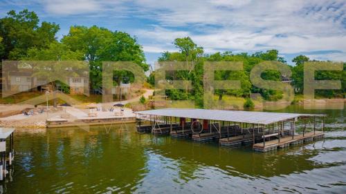 Lake Ozark House | Beach Cabin #5