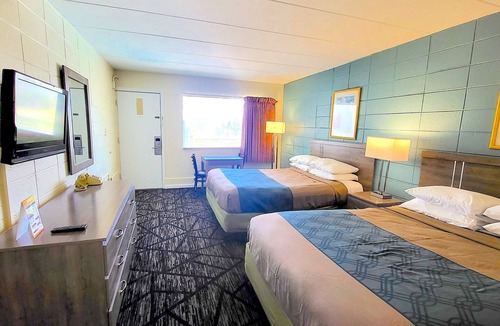 Northeast Virginia Beach Hotel | Beach Carousel Motel
