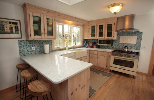 South Chatham House | Beach Chic Chatham 5 Star 5 Min Walk to Beach-Newly Renovated Private Retreat AC