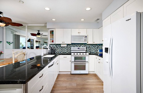 Townsite Condo | Beach Condo Spectacular Ocean View