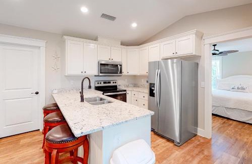 Dauphin Island Apartment | Beach Cottage East