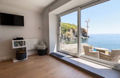 Cadgwith Cottage | Beach Cottage