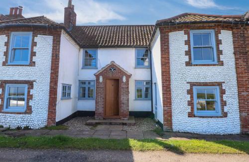 Cley next the Sea House | Beach Cottage