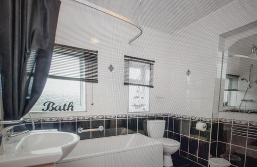 Kinmel Bay House | Beach cottage