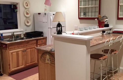 Sequim Cottage | Beach Cottage Getaway-Dog Friendly!