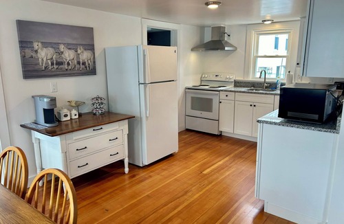 Green Harbor-Cedar Crest Cottage | Beach Cottage in the Sand