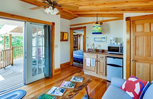 Lincolnville Hotel | Beach Cottage Inn