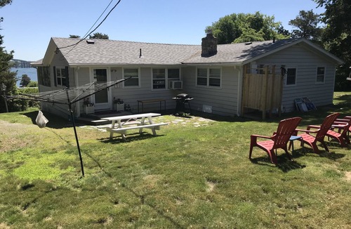 Saunderstown House | Beach Cottage shabby/chic comfortable home