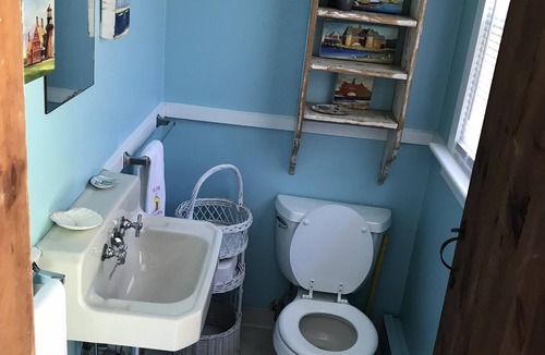 Saunderstown House | Beach Cottage shabby/chic comfortable home