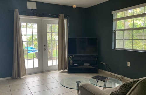 Bay Esplanade Cottage | Beach Cottage