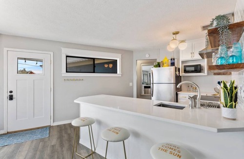 Riviera Beach Cottage | Beach cottage w/private pool & hot tub