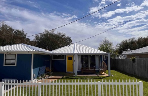Riviera Beach Cottage | Beach cottage w/private pool & hot tub