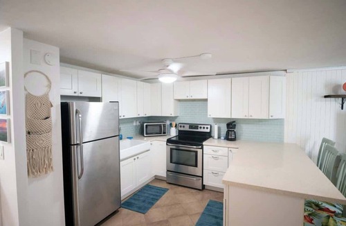 Punaluu Apartment | Beach & Country Beachfront Studio