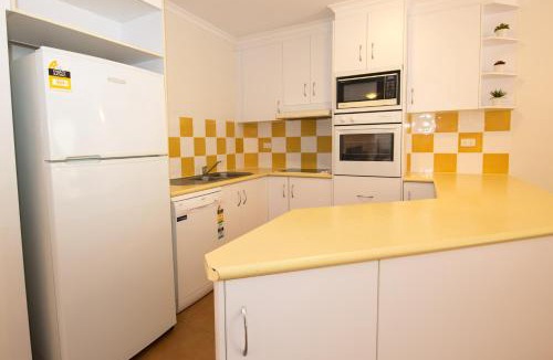 Cannonvale Apartment | Beach Court - Airlie Beach