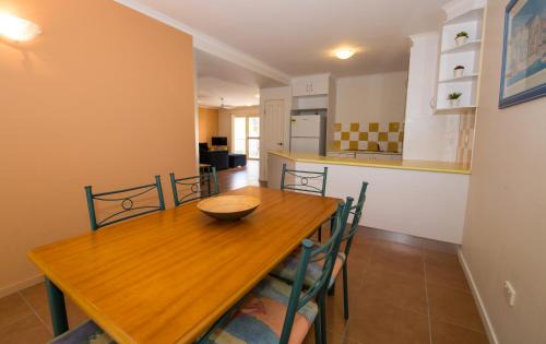 Cannonvale Apartment | Beach Court - Airlie Beach