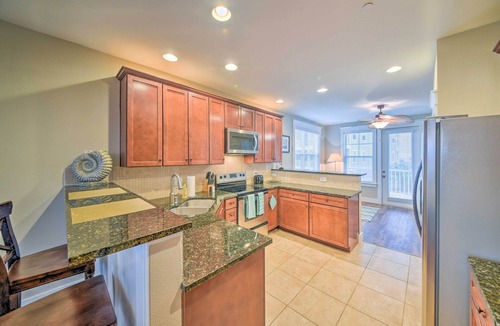 Red Fish Cove Condo | Beach Days & Resort-Style Fun! Galveston Retreat