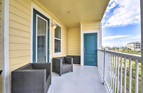 Red Fish Cove Condo | Beach Days & Resort-Style Fun! Galveston Retreat