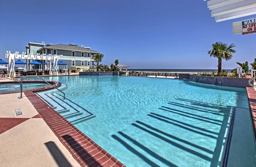 Red Fish Cove Apartment | Beach Days & Resort-style Fun! Galveston Retreat