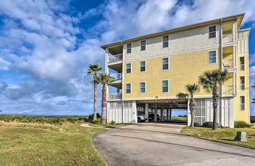 Red Fish Cove Apartment | Beach Days & Resort-style Fun! Galveston Retreat