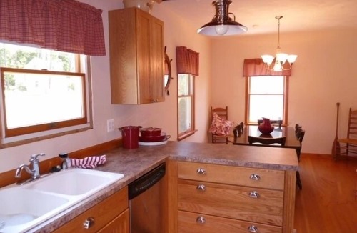 Cleveland Cottage | Beach, Dock, Deck, Amazing Views, Waterfront Cottage with Central air!