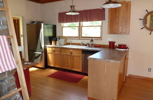 Cleveland Cottage | Beach, Dock, Deck, Amazing Views, Waterfront Cottage with Central air!