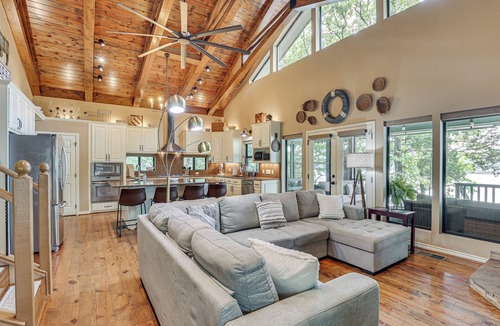 Winnsboro House | Beach & Dock: Lakefront Winnsboro Gem on 20+ Acres