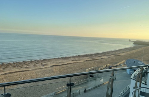 Ramsgate Condo | Beach Flat - Holiday Accommodation - Ramsgate, Thanet