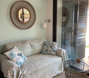 Castelldefels Apartment | Beach flat with garden