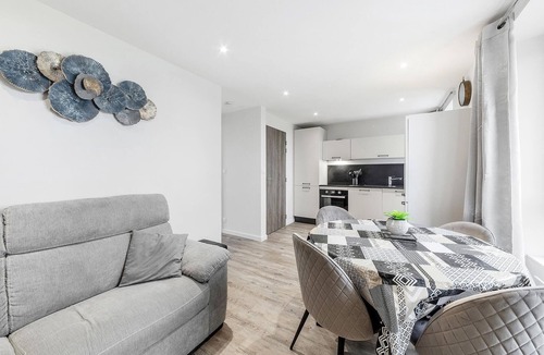 Saint-Benoit-des-Ondes Apartment | Beach front apartment