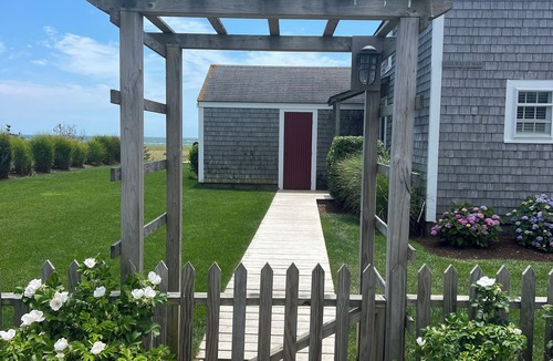 Surfside House | Beach Front 3 Bedroom Cottage