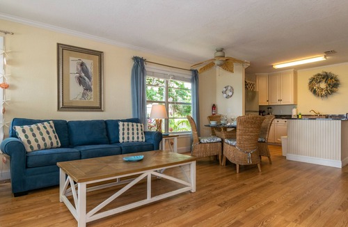 Ilexhurst House | Beach Front 4 Units at Four Beach Lovers All Units