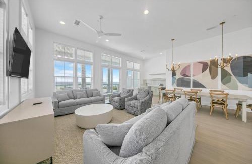 Fort Walton Beach House | Beach Front 8 BR 6 BA Pool & Hot Tub Pickleball Fun