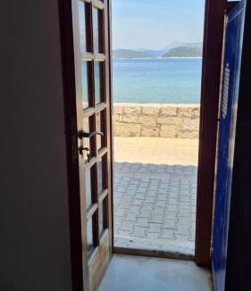 Lopud Island House | Beach front AmF Holiday Home