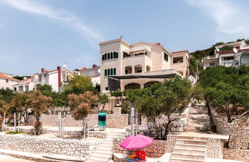 Okrug Donji Apartment | Beach front apartment in Okrug Donji