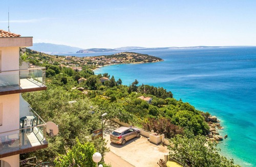 Stara Baska Apartment | Beach front apartment in Stara Baska with WiFi