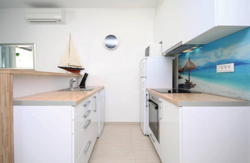 Grebastica Apartment | Beach front apartment in Grebastica with WiFi