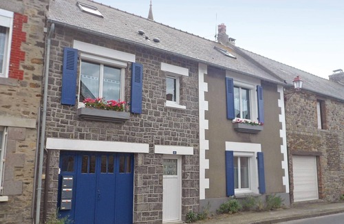 Hirel Apartment | Beach front apartment