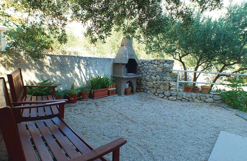 Zelenka Apartment | Beach front apartment in Makarska with WiFi