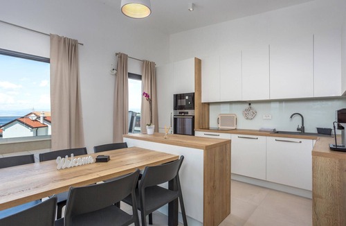 Milcetici Apartment | Beach front apartment in Malinska