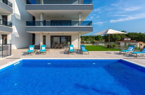 Milcetici Apartment | Beach front apartment in Malinska