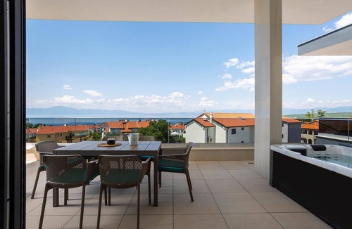 Milcetici Apartment | Beach front apartment in Malinska
