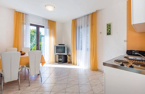 Sarsoni Apartment | Beach front apartment in Matulji with WiFi