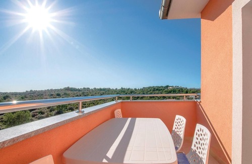 Sibenik Apartment | Beach front apartment in Sibenik with WiFi