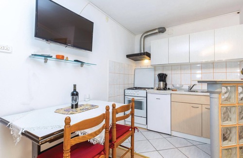 Bakar Apartment | Beach front apartment in Bakar with WiFi