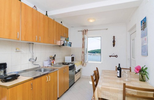 Molunat Apartment | Beach front apartment in Gruda with WiFi